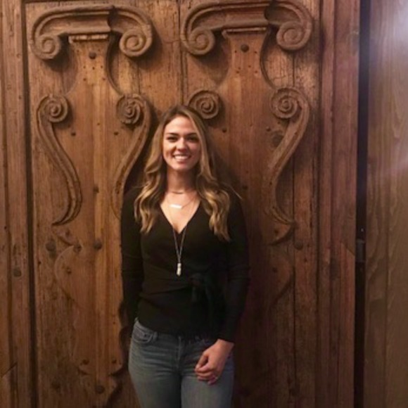 Meet your Posher, Vanessa - Picture 1 of 1